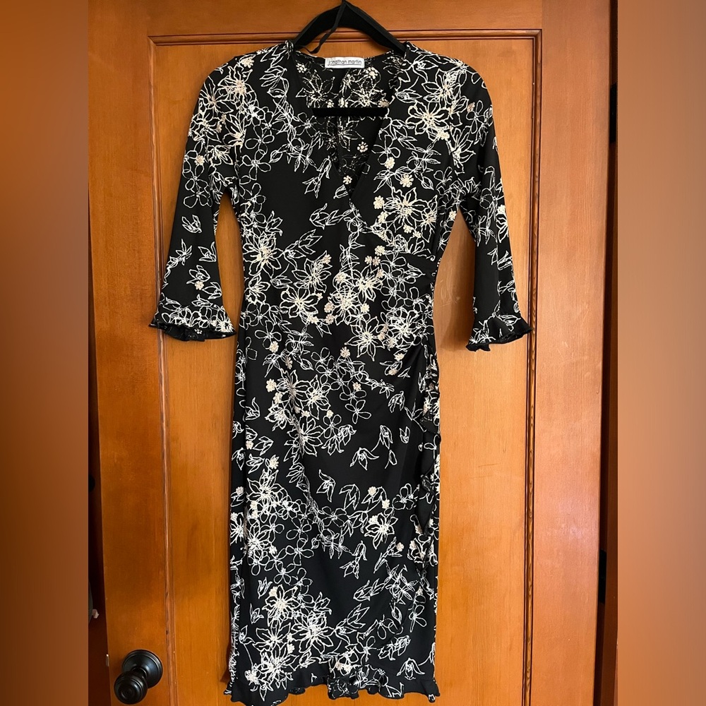 Jonathan Martin V Neck floral Dress Size M
